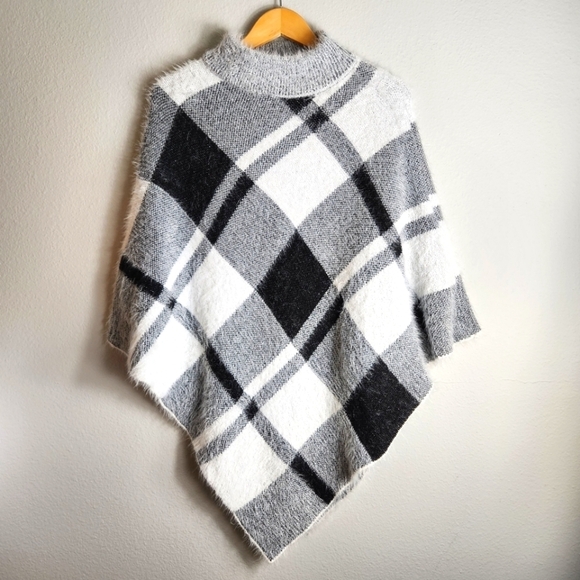 Womens Eyelash Black/White Plaid Poncho Sweater-OSFM - Picture 1 of 4